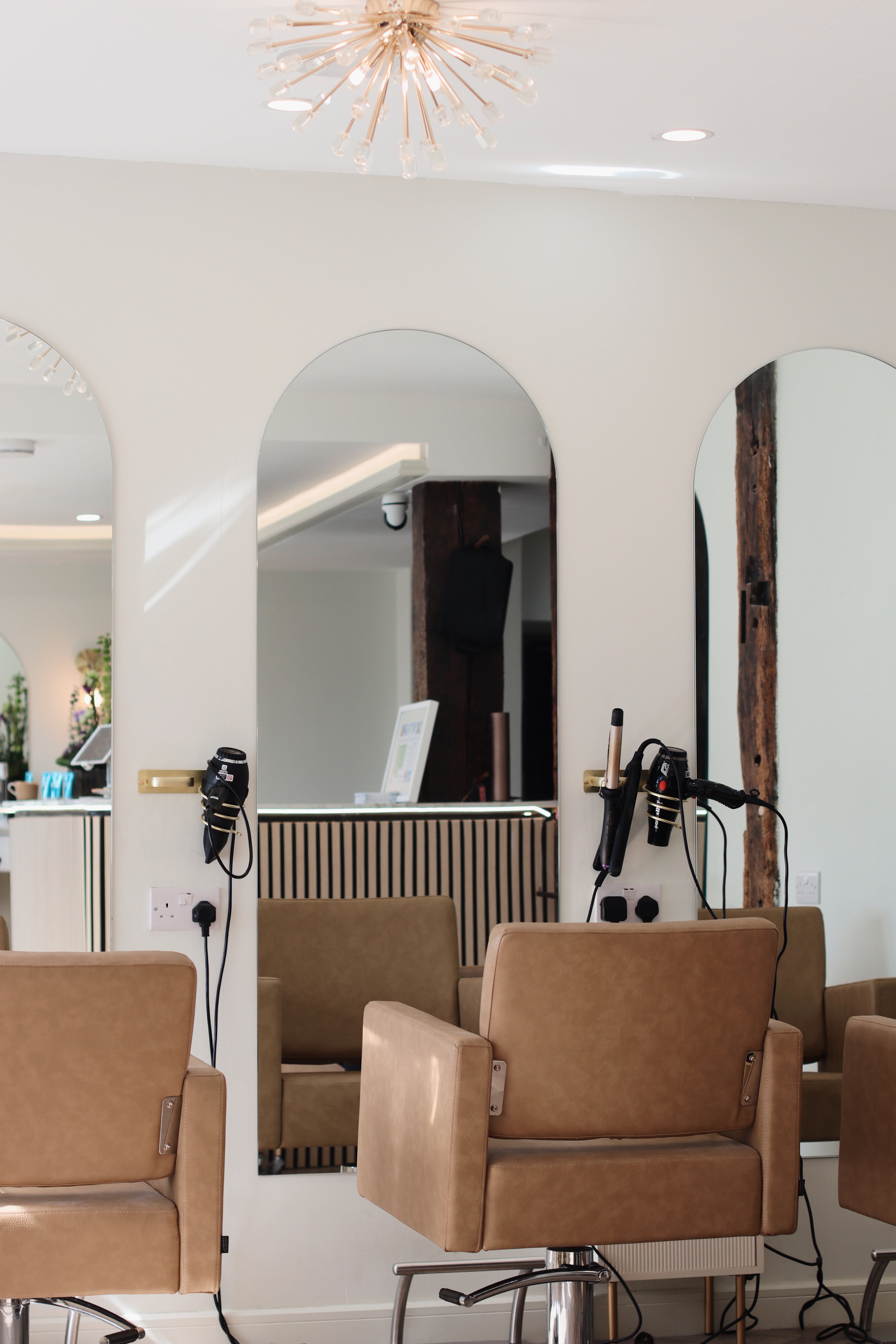website designer for beauticians and hair dressers in kent. website building for nail tech. website for hairdresser.